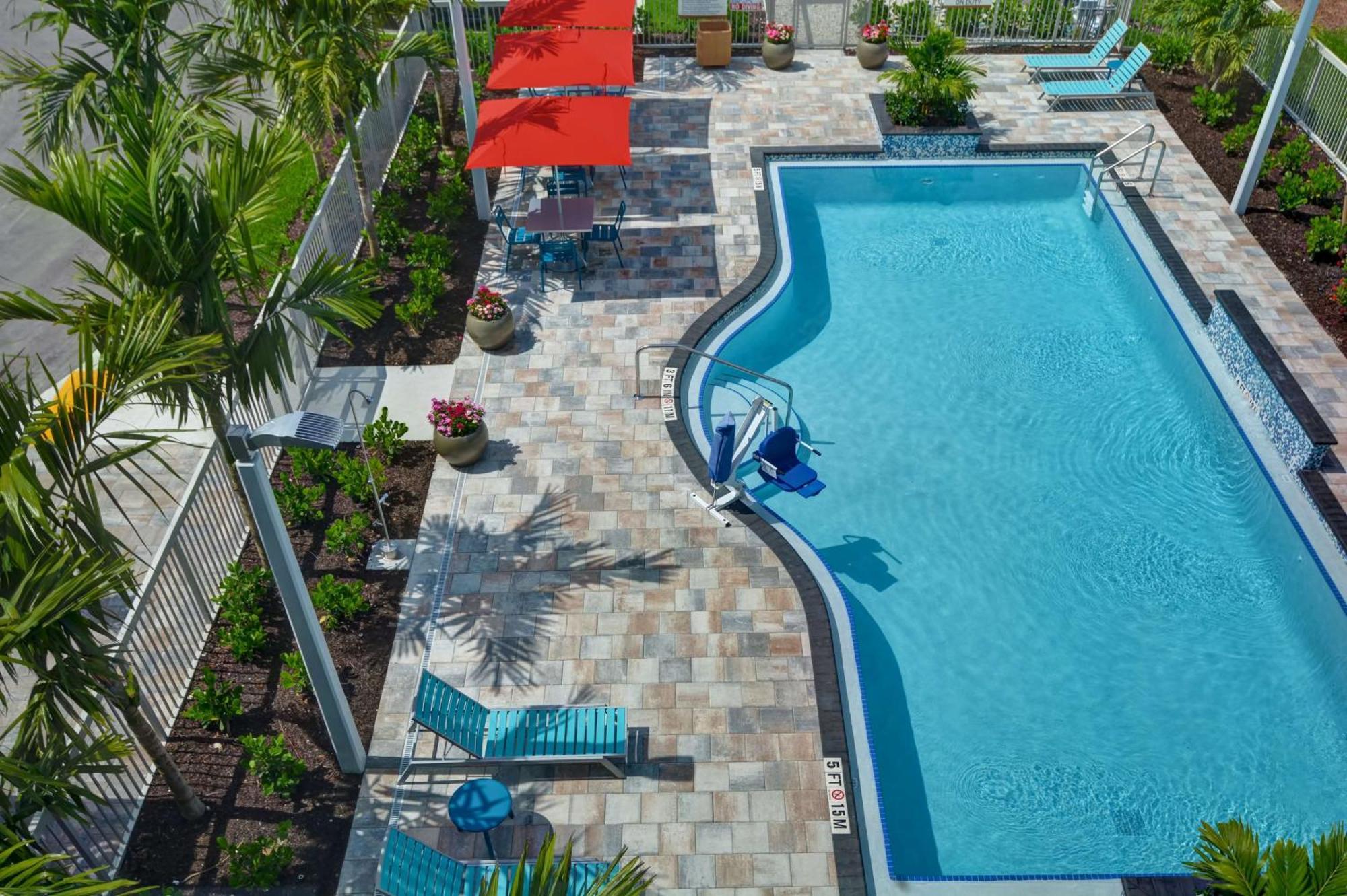 Home2 Suites By Hilton Naples I-75 Pine Ridge Road Eksteriør billede